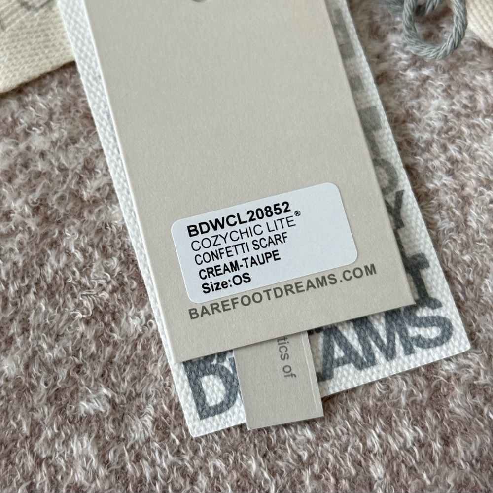 Barefoot Dreams CozyChic Lite Wrap Knit Scarf Cream Taupe New With Tags - Picture 4 of 5